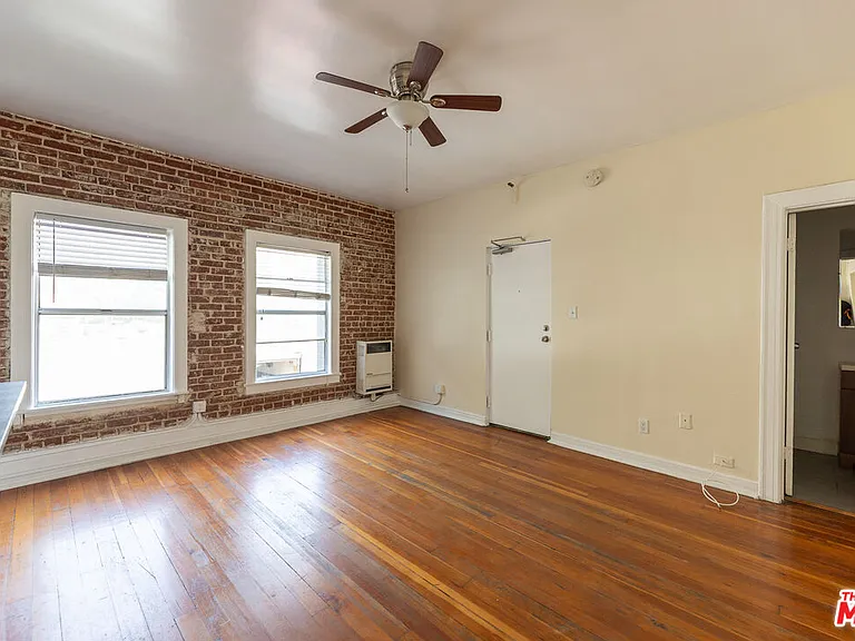 661 Shatto Pl #201 — Photo 2