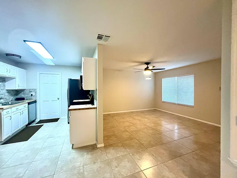2030 SE Watercrest St — Photo 5