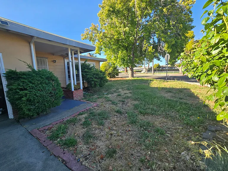 550 Del Mar Ave — Photo 1