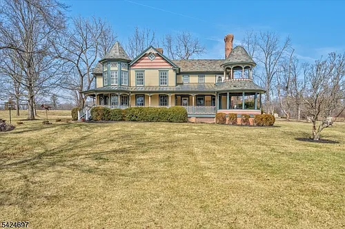 1905 River Rd Photo 1