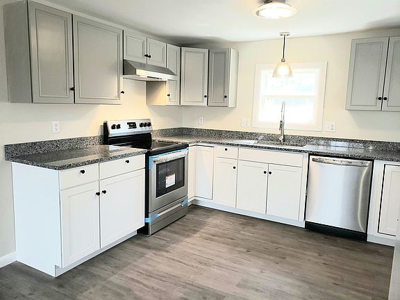 5th image of 28 Saint Josephs Dr