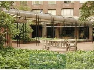 424-428 E 52nd St, New York, NY