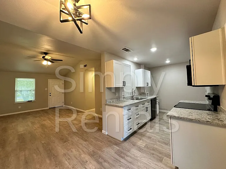 6716 Flamingo Rd — Photo 3
