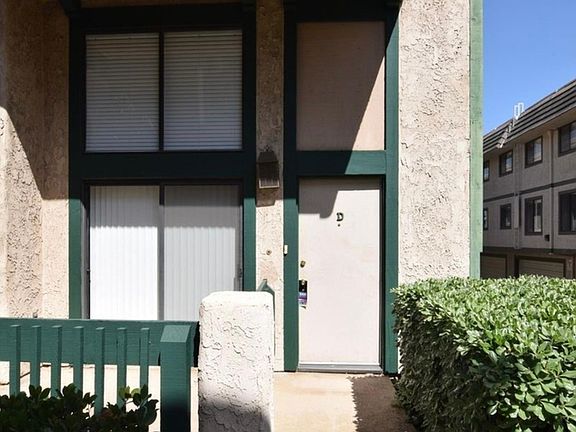 3rd image of 1919 Huntington Dr Unit D