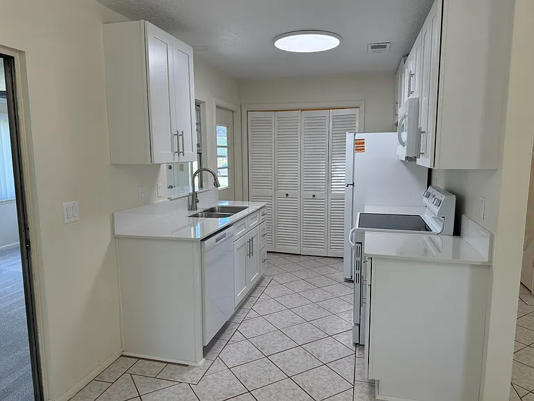 209 Phoenetia Dr — Photo 24
