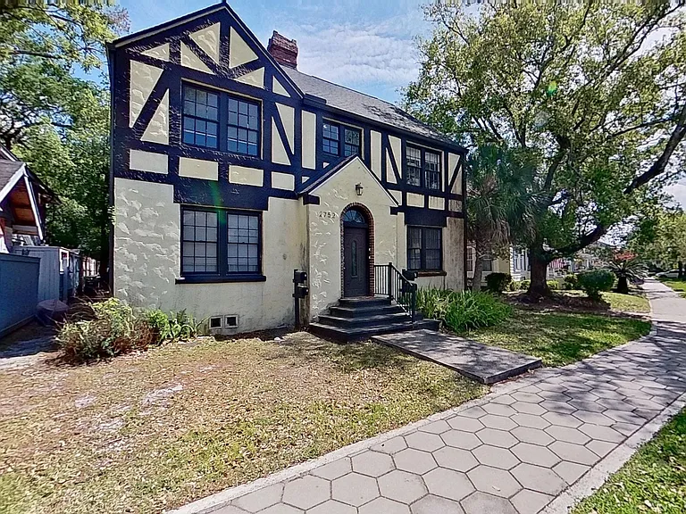 2752 Herschel St Quad — Photo 20