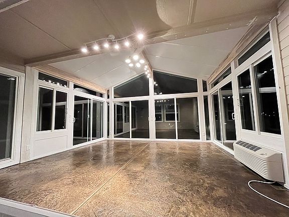 3rd image of 15845 Granite Peak Ave