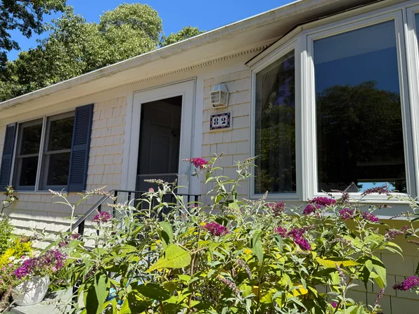 82 Dale Drive, Falmouth, MA 02540