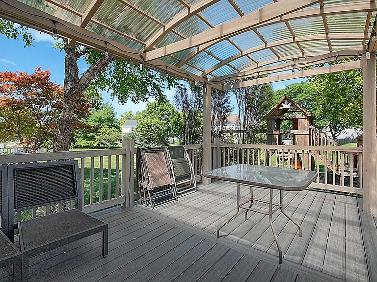 7961 Pinehill Rd — Photo 43
