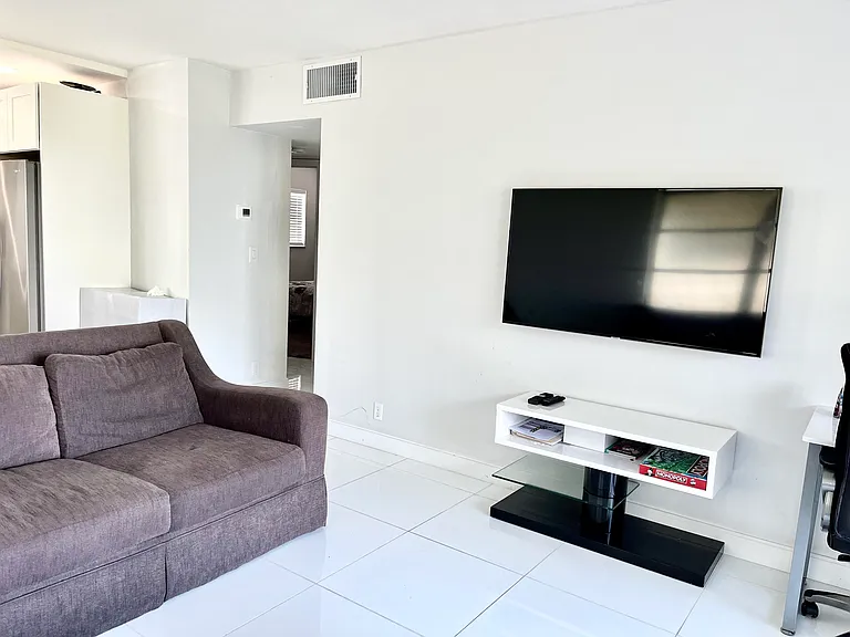311 E Ocean Ave #201 — Photo 6