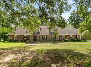 361 W Lake Rd, Hattiesburg, MS 39402
