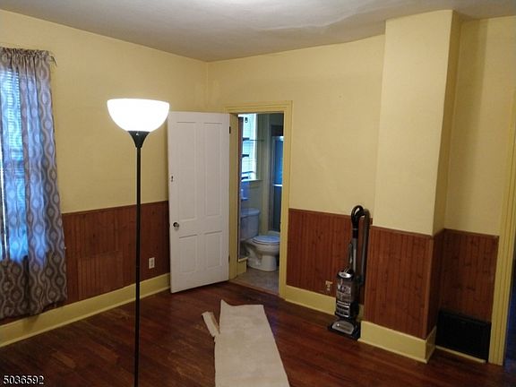 5th image of 51 N 1st St