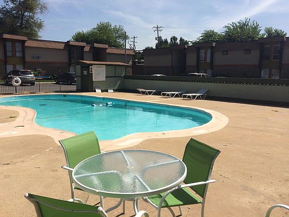 2nd image of 4746 NW 23rd St #4746