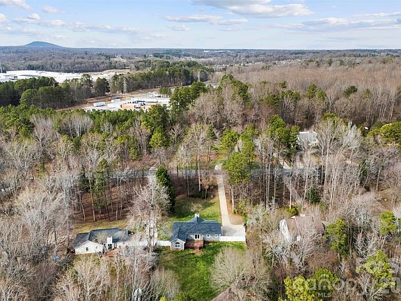 2nd image of 1211 Armstrong Ford Rd