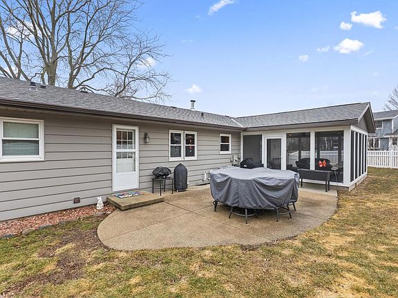 2nd image of 1315 Lily ROAD