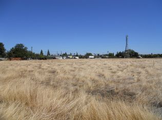 7825 Robinette Rd, Sacramento, CA 95828