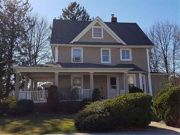 2nd image of 404 Pearsall Ave