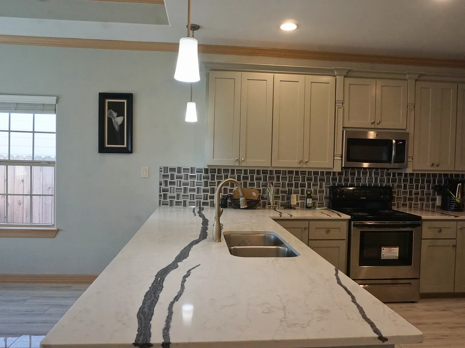 3 bed, 1673 sqft, $2,200 — Photo 4