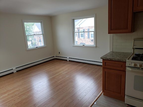3rd image of 21 Atmore Pl Floor 2