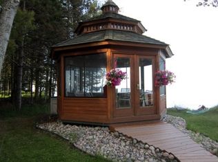 320 Eagles Nest Rd, Marquette, MI 49855