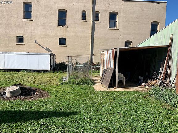 3rd image of 124 NE 2nd St