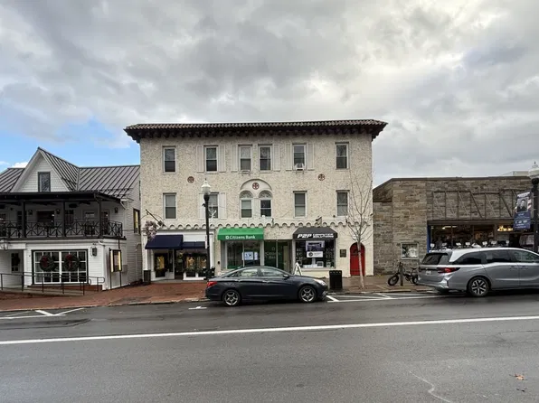 College Avenue, East-212