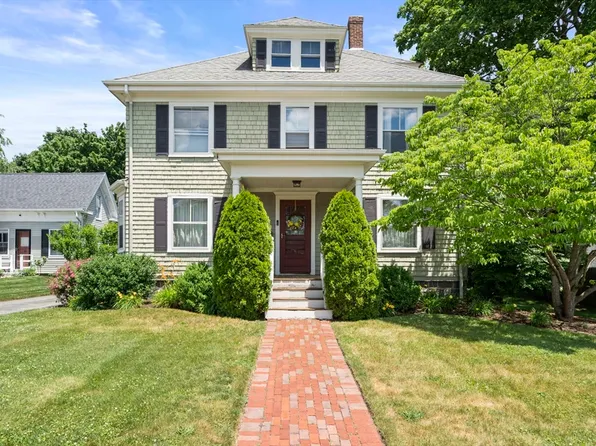 18 Plymouth St, Abington, MA 02351