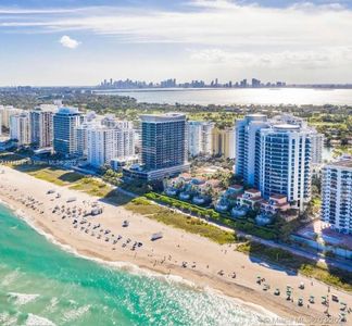 5880 Collins Ave APT 1004, Miami Beach, FL, 33140