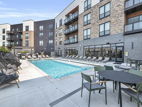 12-1600 NW 38th St- FINAL-111-min