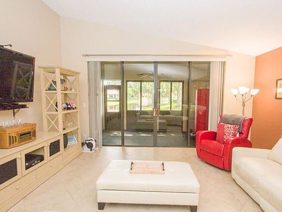 5th image of 4907 Boxwood Cir