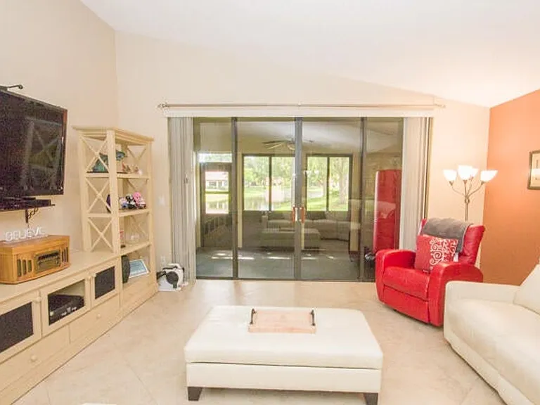 4907 Boxwood Cir — Photo 5