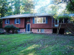 10 McGuire Ln, Rhinebeck, NY 12572