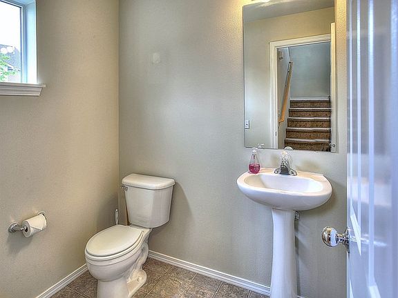 5th image of 2848 Hannen St