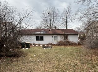 529 Newberry Dr, Streamwood, IL 60107