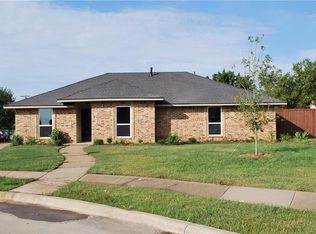 1913 Marseilles Ct, Carrollton, TX 75007