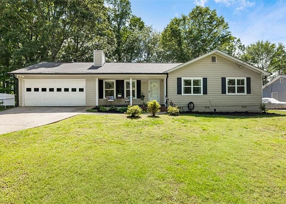 1st image of 5627 Pinewood Dr