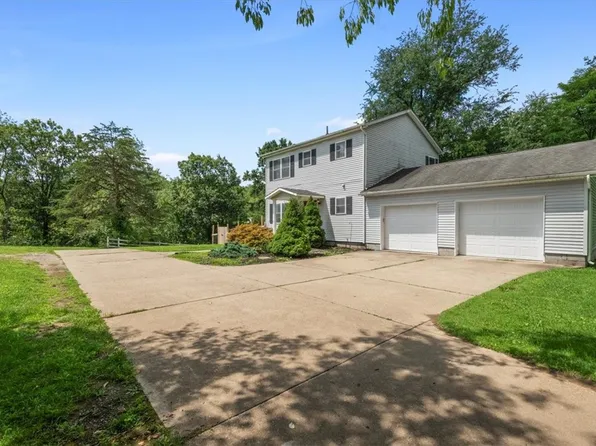 209 E Shaffer Rd, Aliquippa, PA 15001