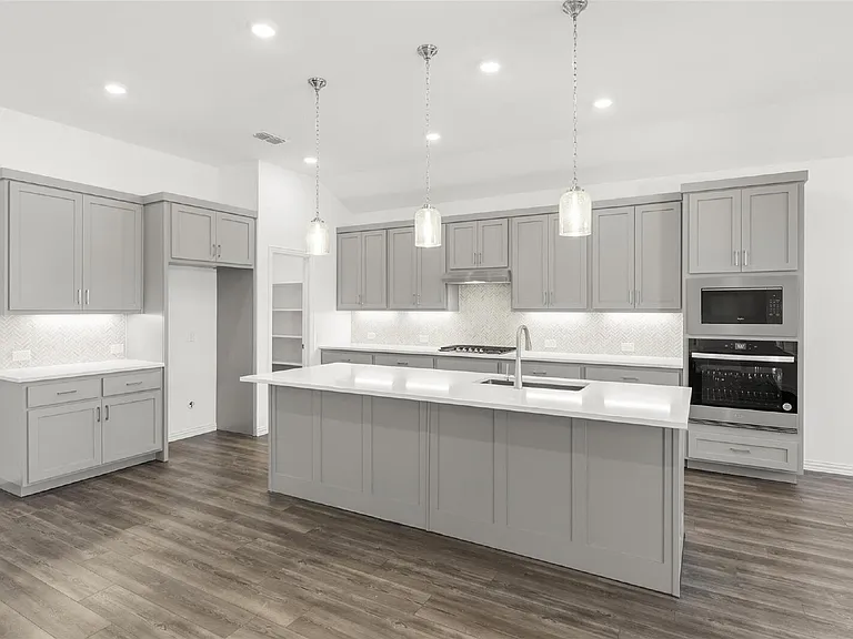 2109 Hibiscus Ln — Photo 8