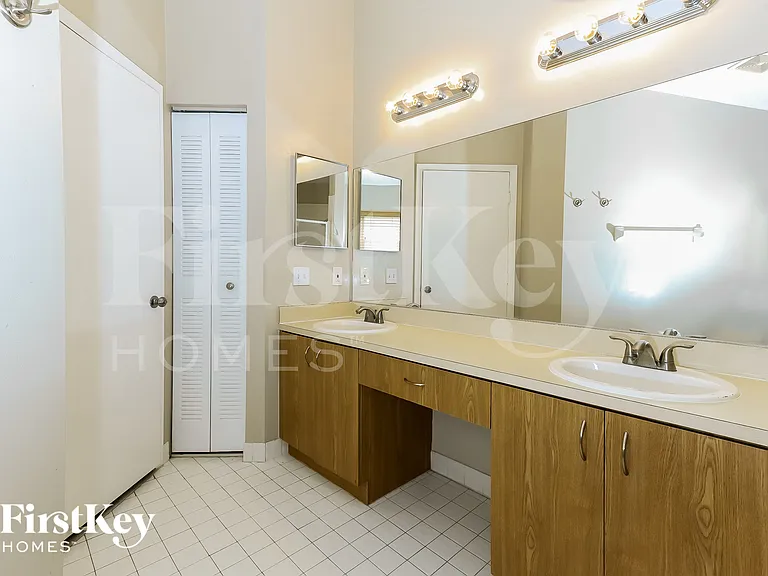 4652 Concordia Ln — Photo 10