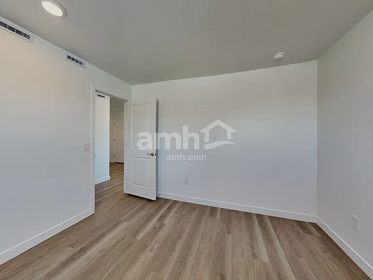 13145 N Mustang Crossing Rd — Photo 9