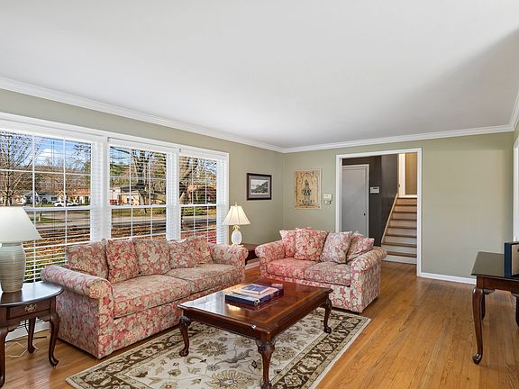 4th image of 5618 Woodland Dr