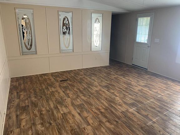 2nd image of 504 Buckler Ave