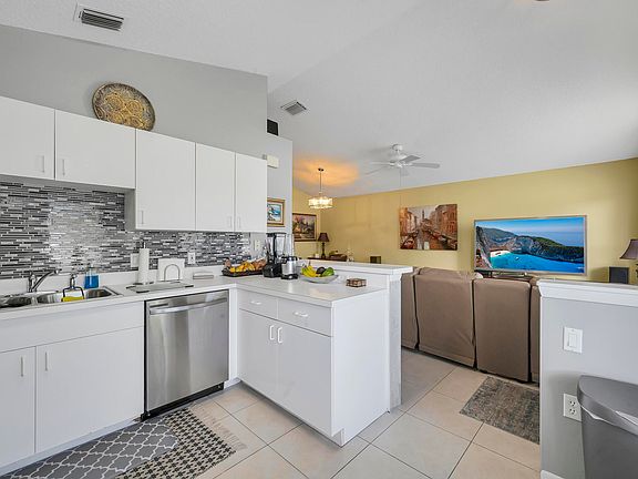 4th image of 1172 NW Lombardy Drive