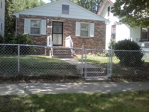 2111 Gordon Ave Photo 1