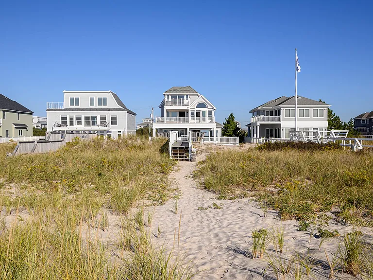 863 Dune Rd — Photo 8