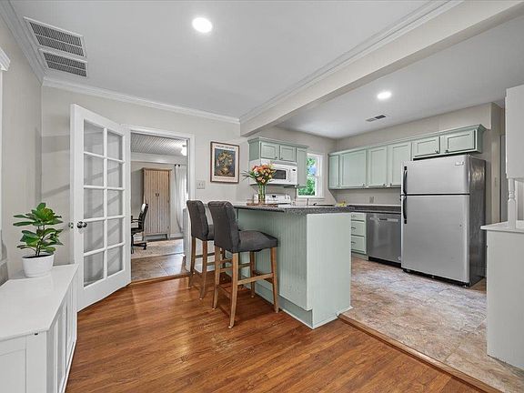 5th image of 3175 Northwood Dr