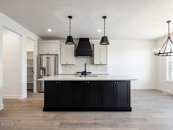 3rd image of 456 W Ascent Dr