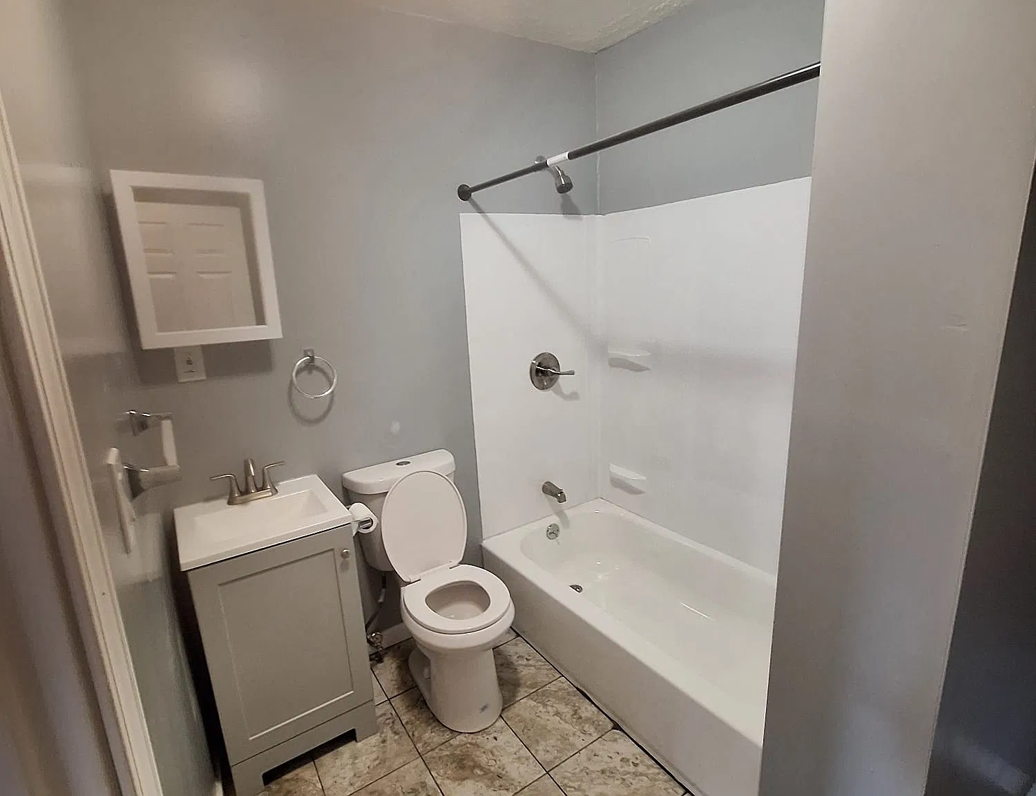 12613 Parkhill Avenue - Whole House — Photo 2