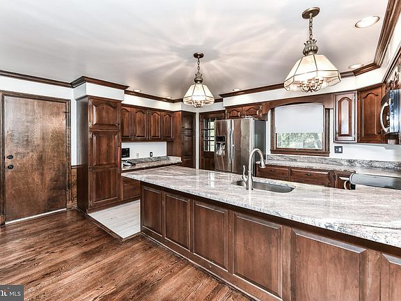 2nd image of 1108 Dunaway Dr