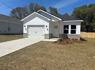 812 E Williams Ave, Crestview, FL 32539